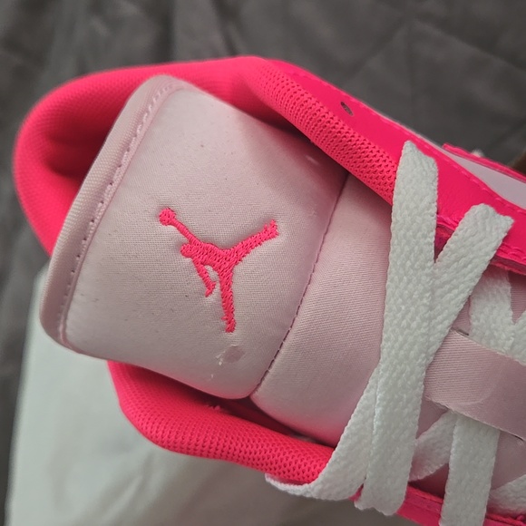 Air Jordan 1 Low - Picture 4 of 5